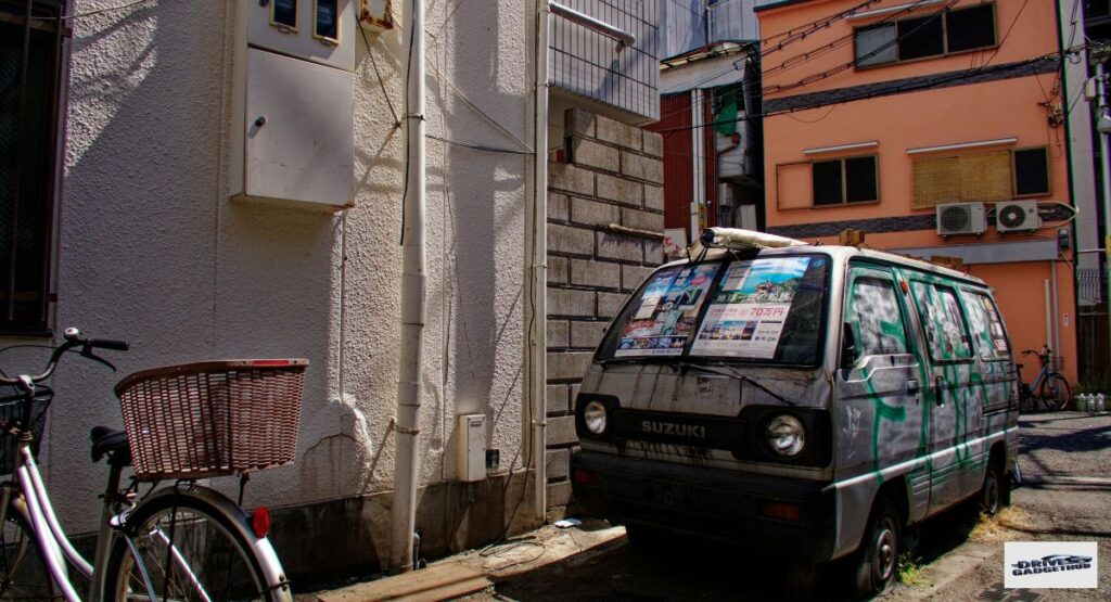 Compact Rollover Car Wash Installed in a Small Urban Lot