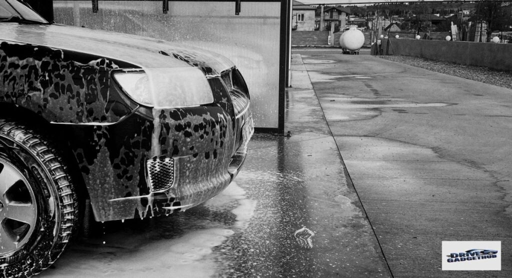 Soft Touch vs Touchless Car Wash Cleaning Method Comparison